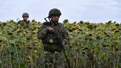 Ukraine Orders Evacuation of Eastern Town Amid Russian Advances